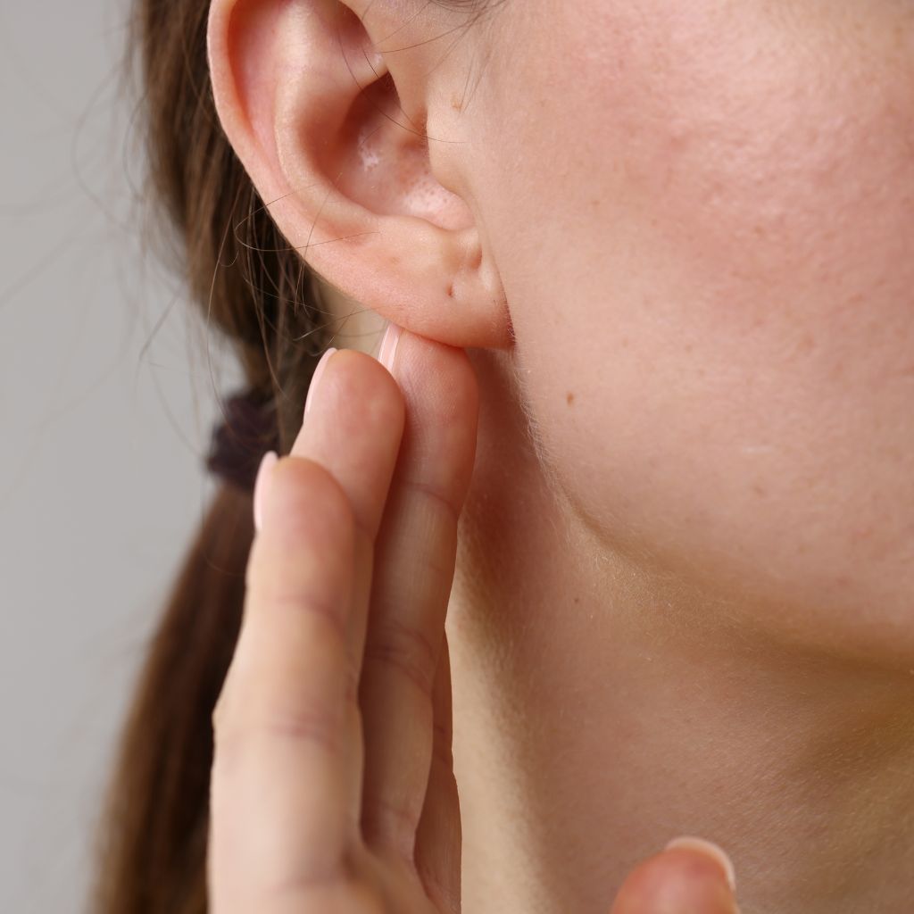 se despegan las orejas después de una otoplastia